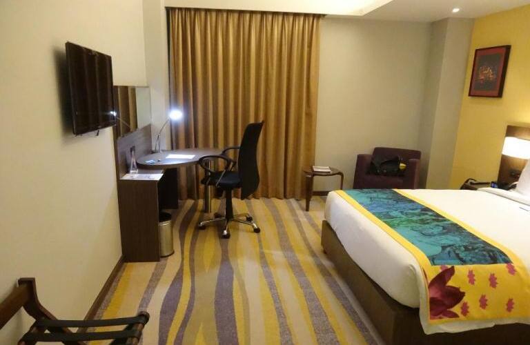 Duet Hotel, Ahmedabad 5